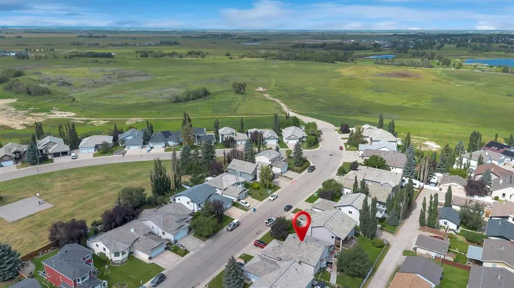27 Strathmore Lakes Way