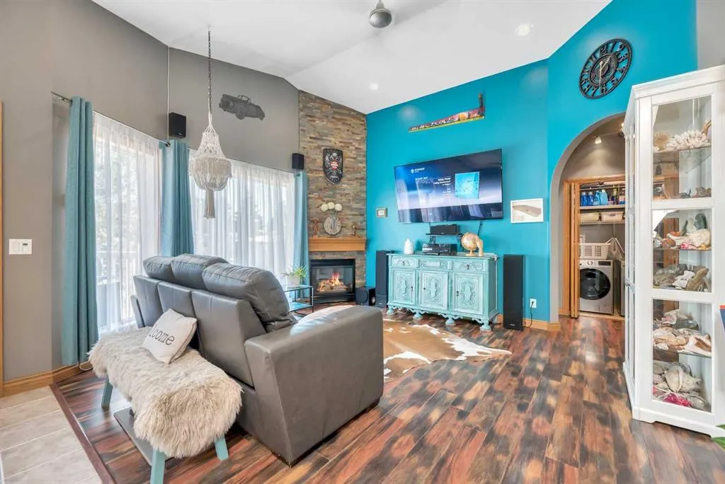 27 Strathmore Lakes Way
