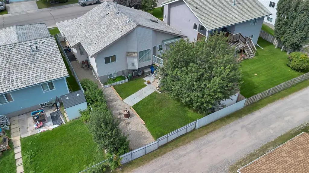 27 Strathmore Lakes Way