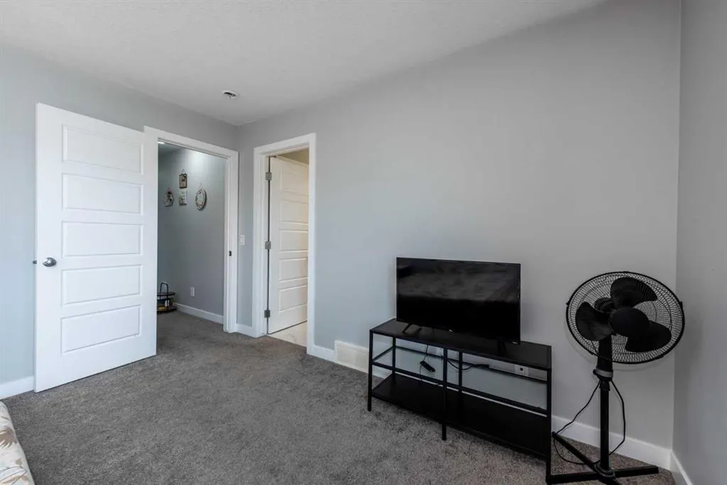 44 skyview Circle NE