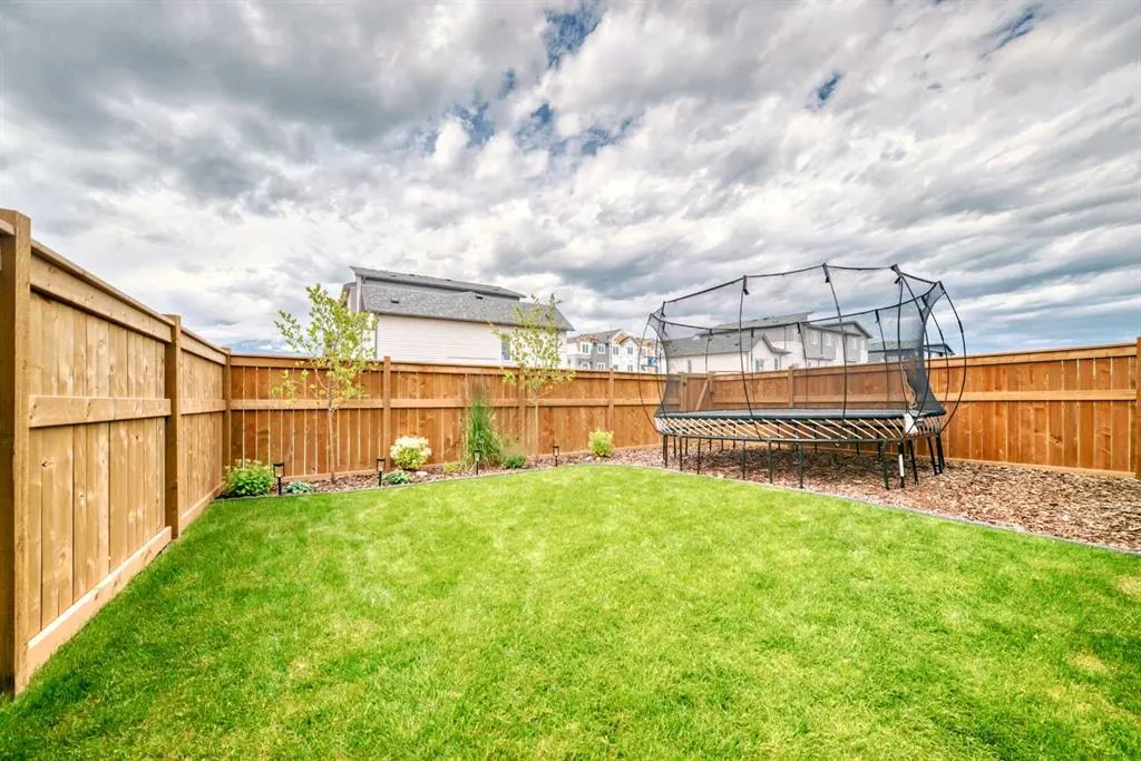 36 Emberside Green
