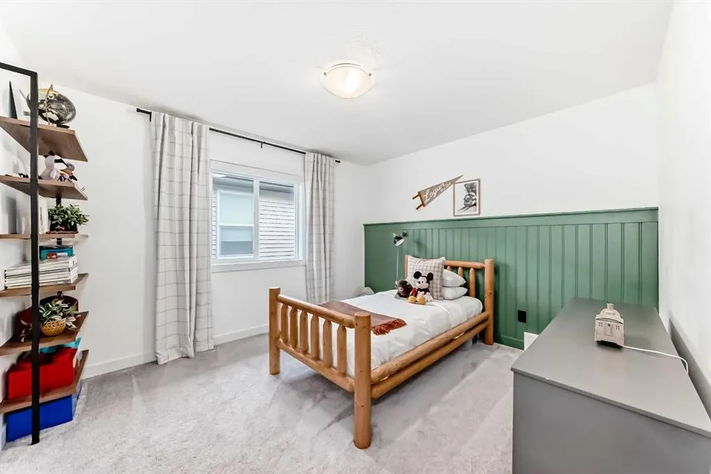 36 Emberside Green