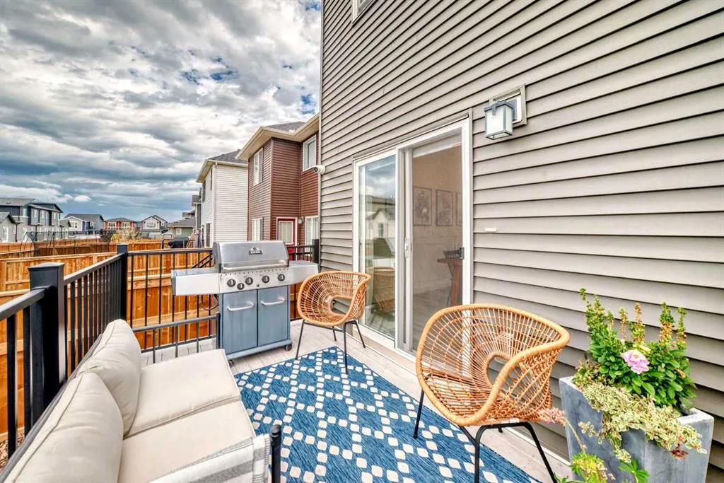 36 Emberside Green