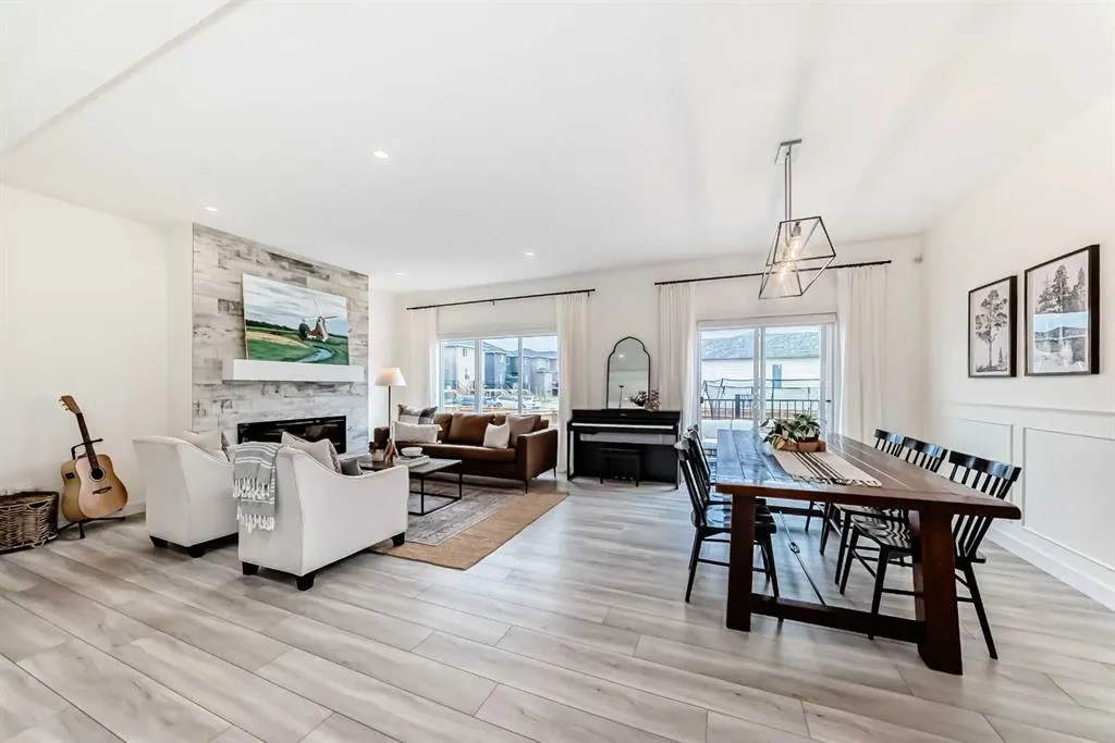 36 Emberside Green