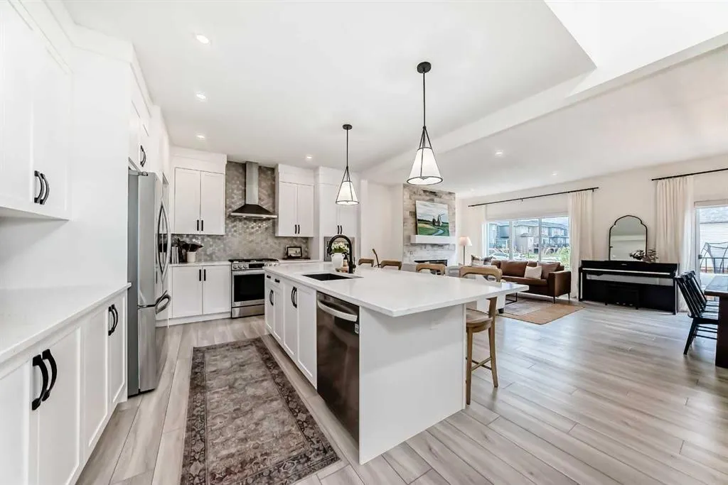 36 Emberside Green