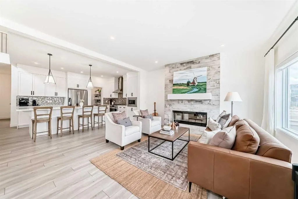36 Emberside Green