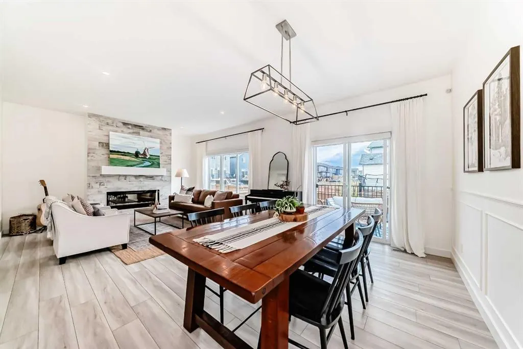 36 Emberside Green