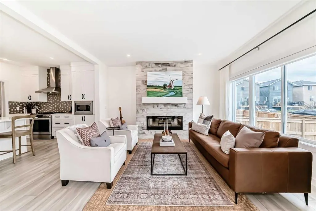 36 Emberside Green