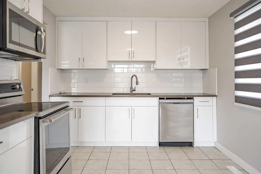 424 Sabrina Road SW