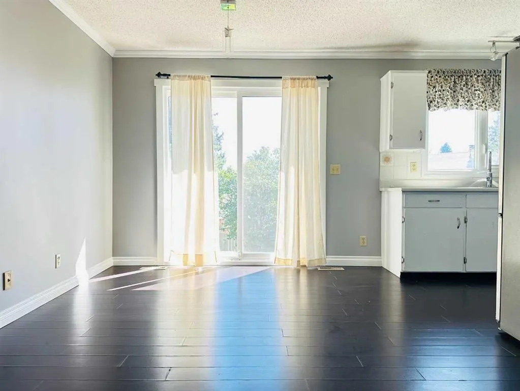 28 Berwick Rise NW