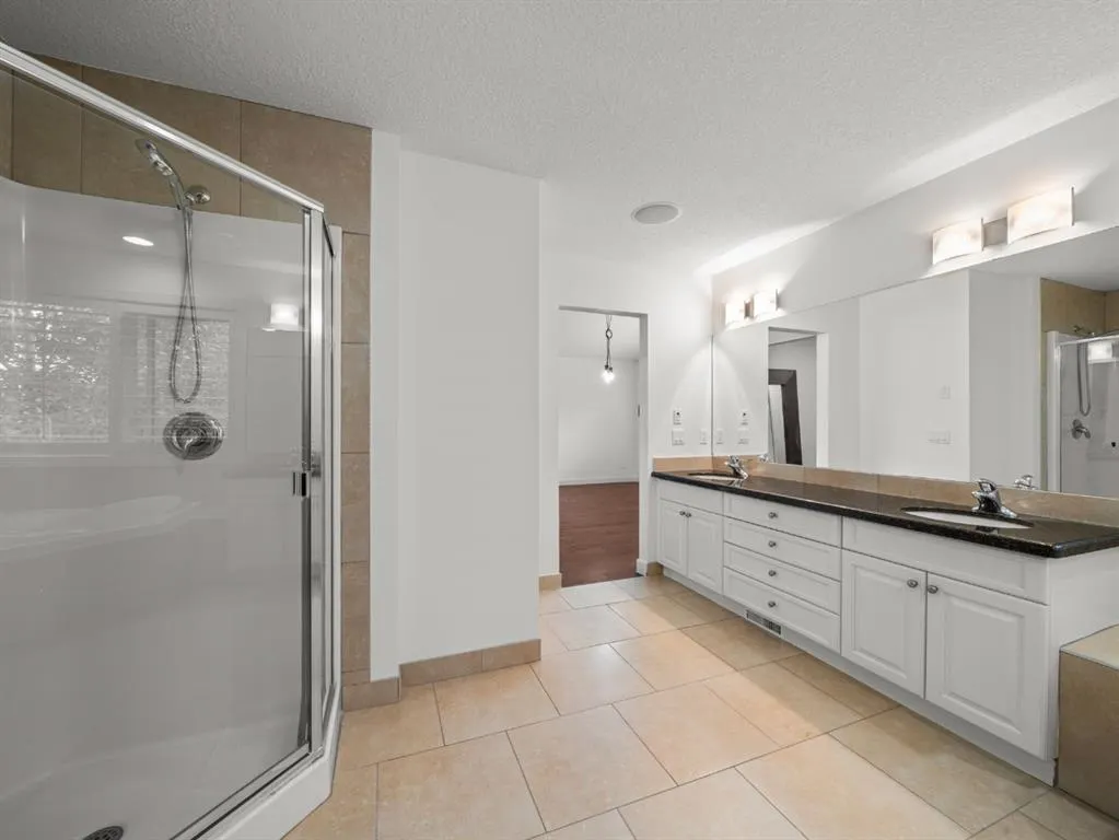 298075 218 Street W, #200