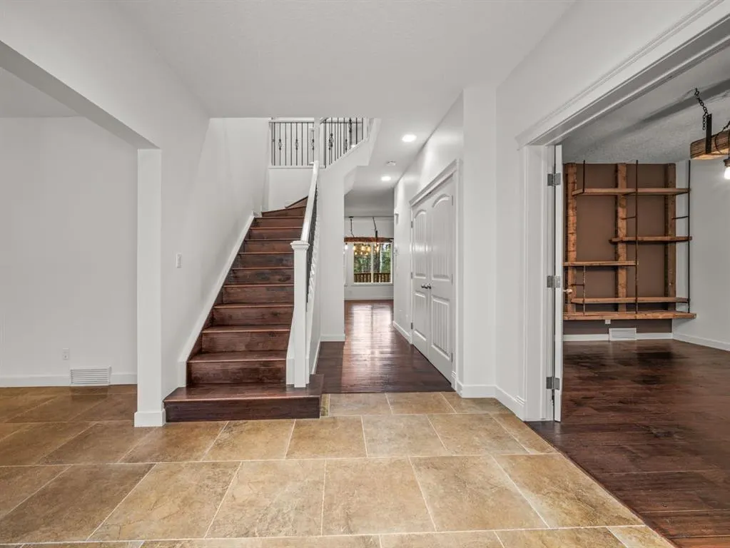 298075 218 Street W, #200