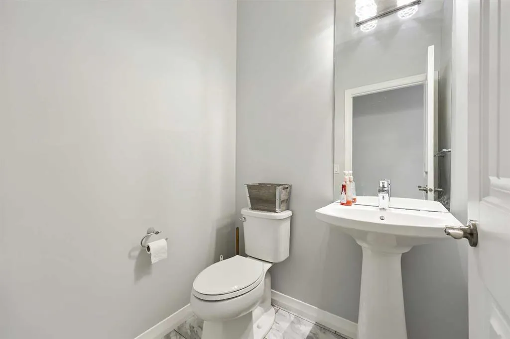 69 Howse Mount NE