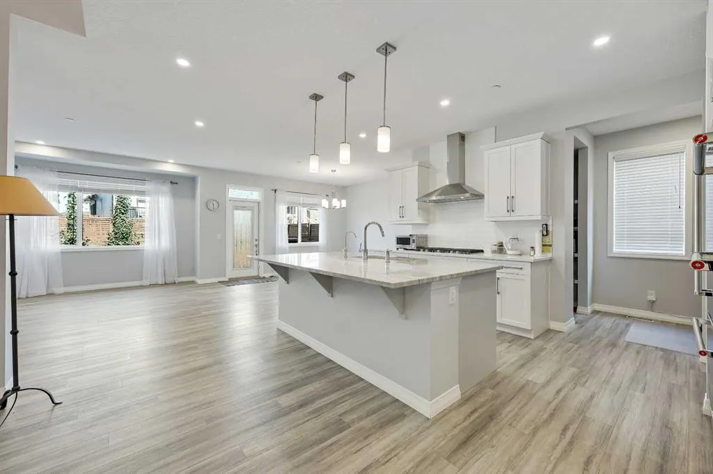 69 Howse Mount NE