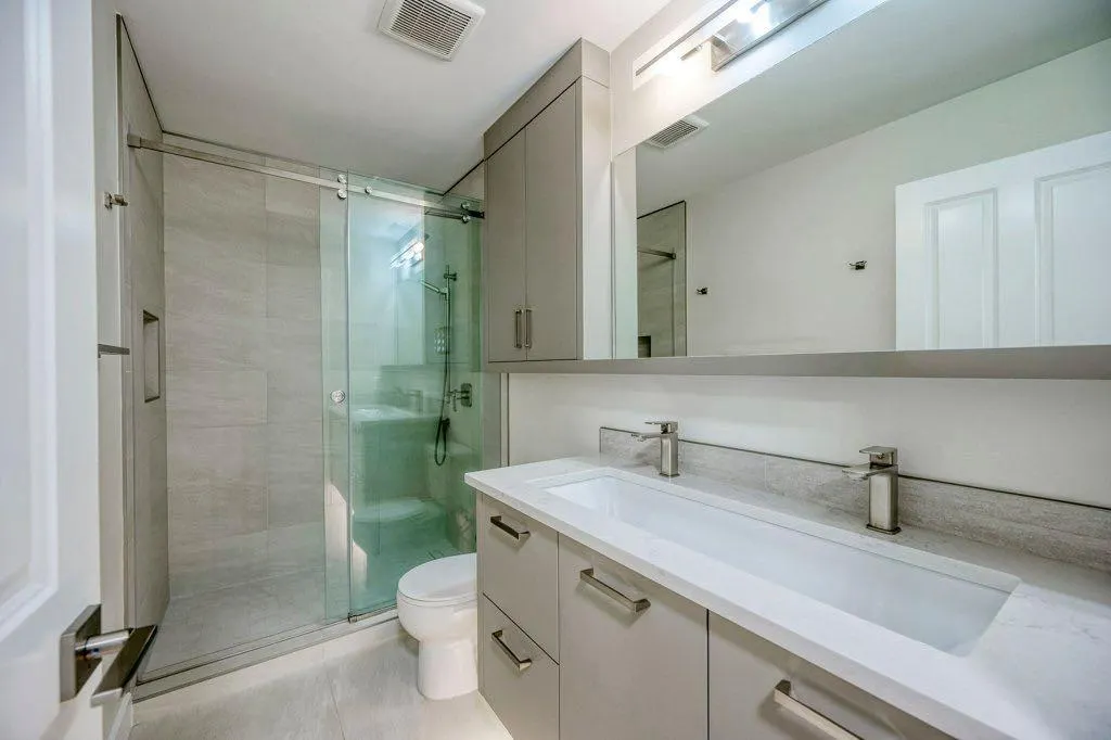 92 Royal Oak Manor NW