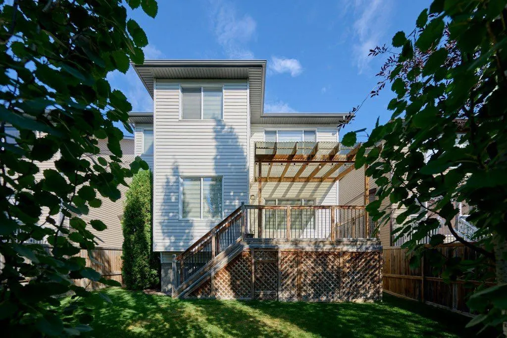 92 Royal Oak Manor NW