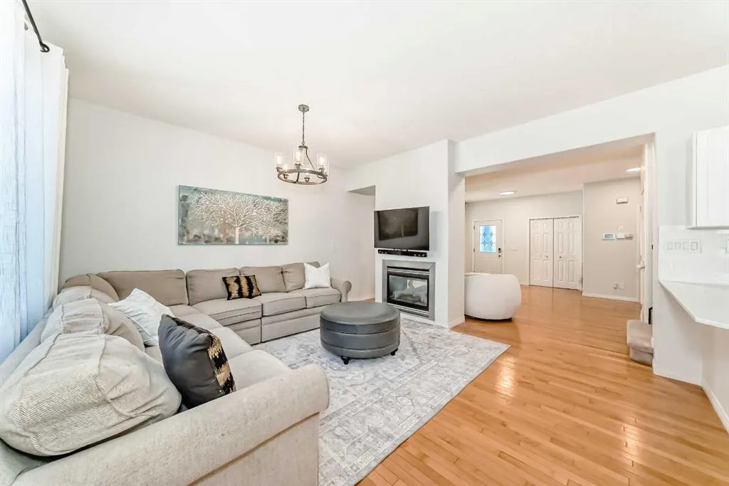 196 Everwoods Green SW
