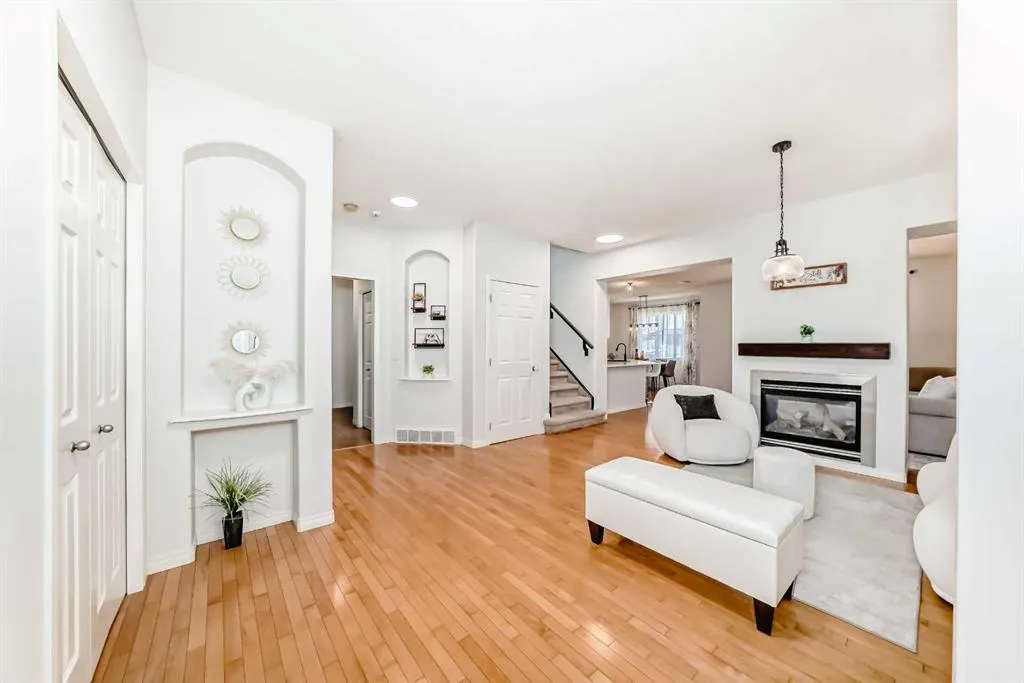 196 Everwoods Green SW