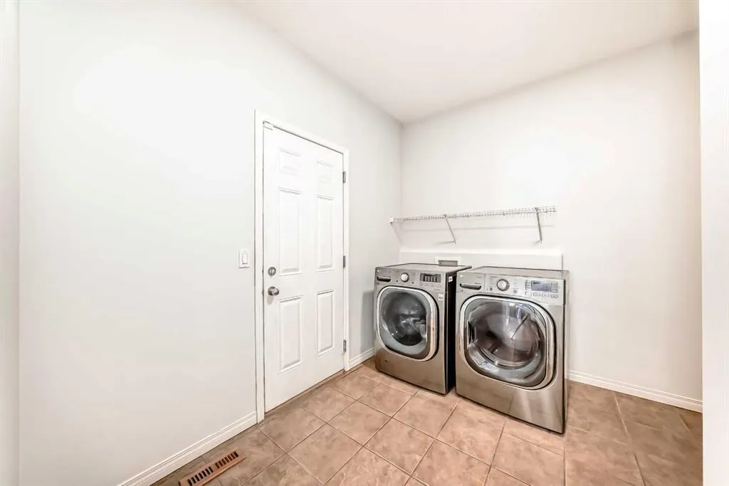 196 Everwoods Green SW