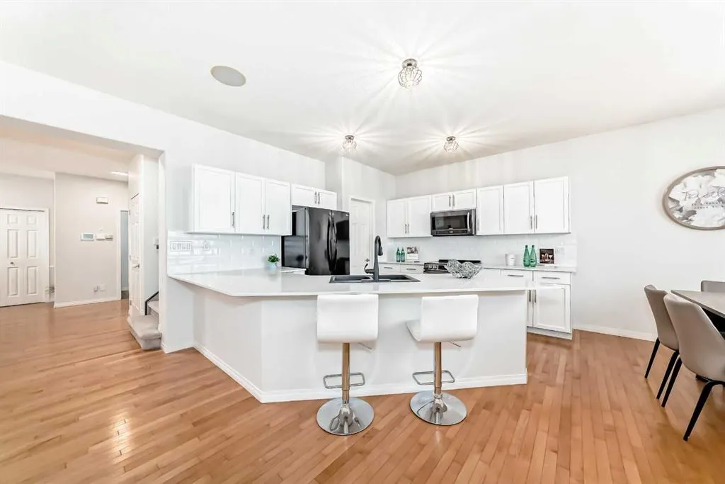 196 Everwoods Green SW