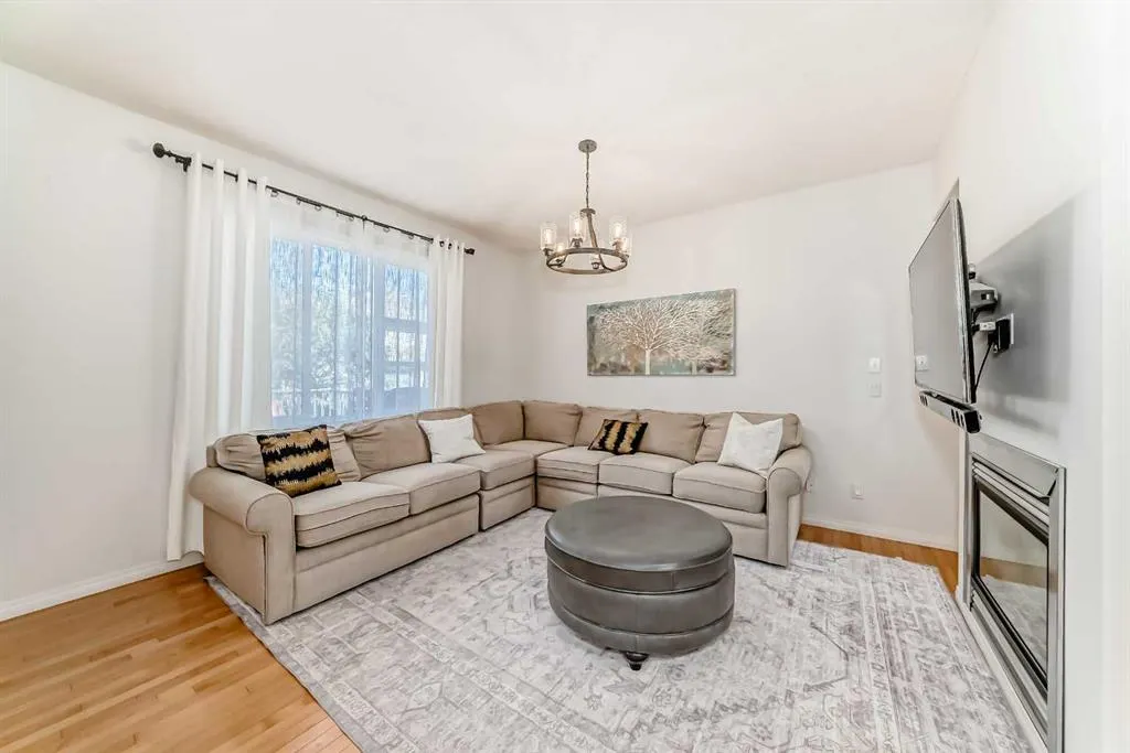 196 Everwoods Green SW