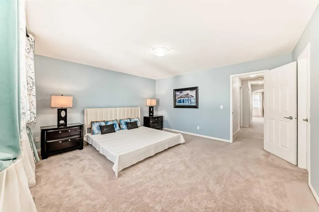 196 Everwoods Green SW