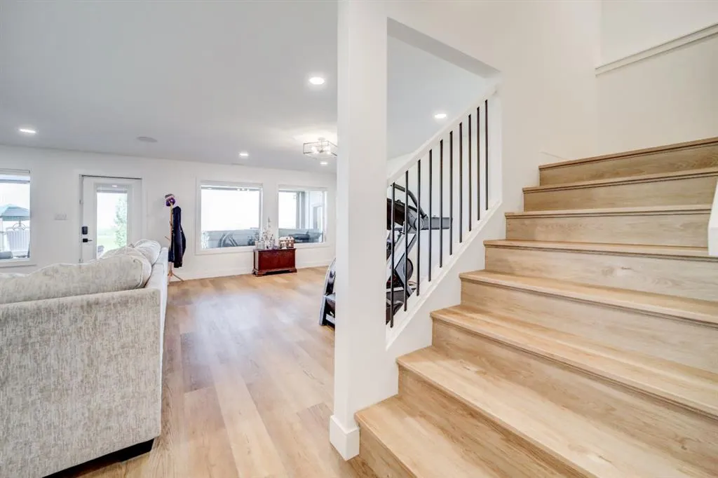 1206 Pacific Circle W