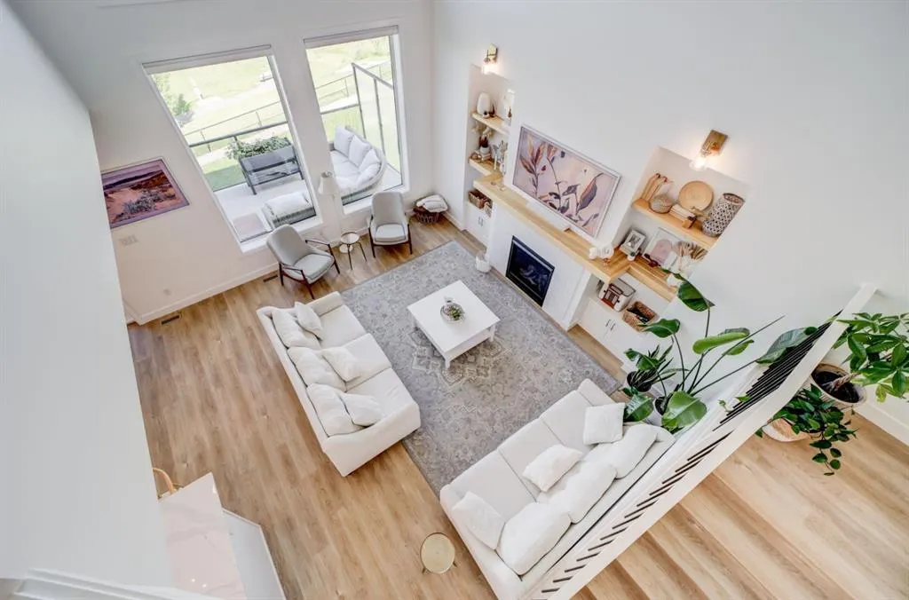 1206 Pacific Circle W