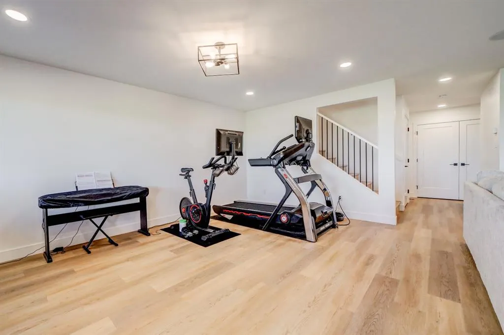 1206 Pacific Circle W