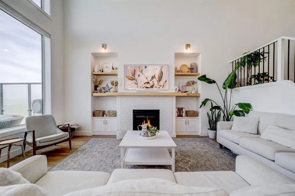 1206 Pacific Circle W
