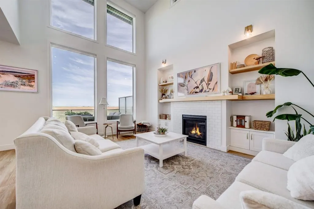 1206 Pacific Circle W