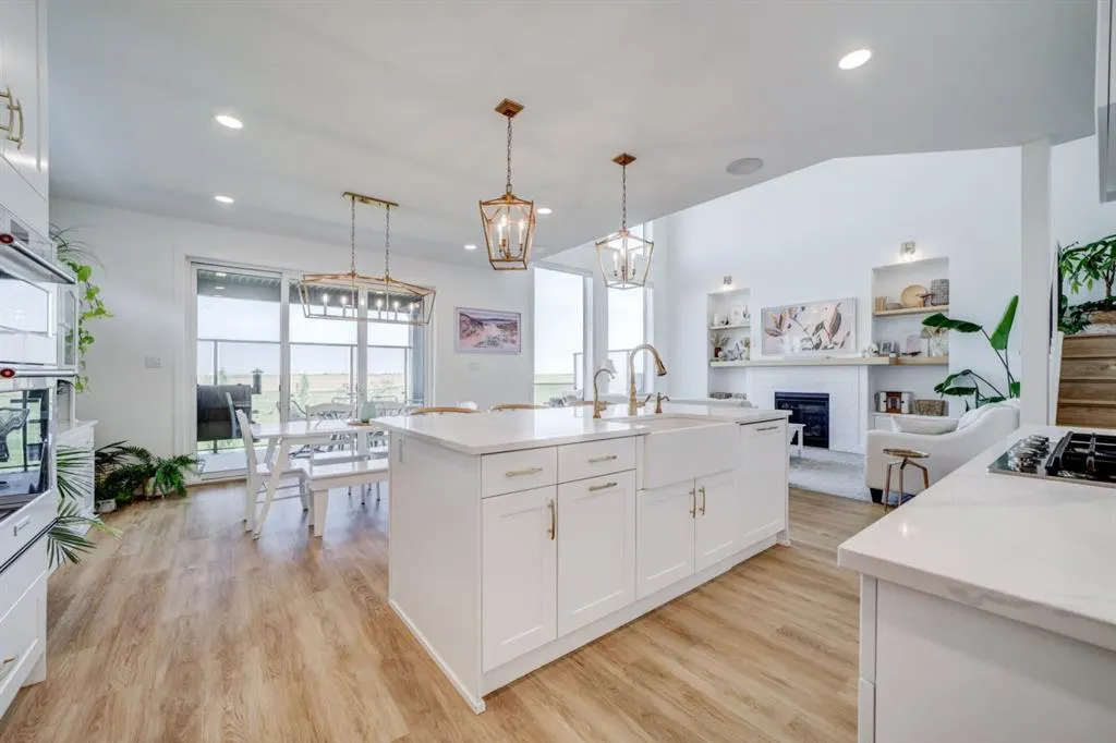 1206 Pacific Circle W