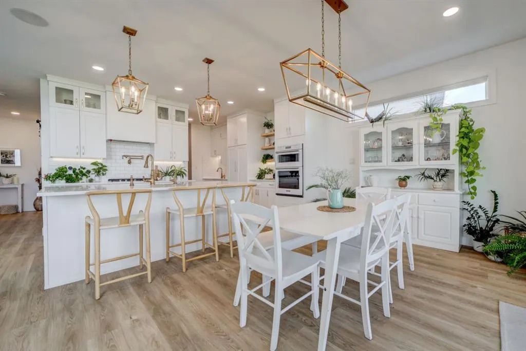 1206 Pacific Circle W