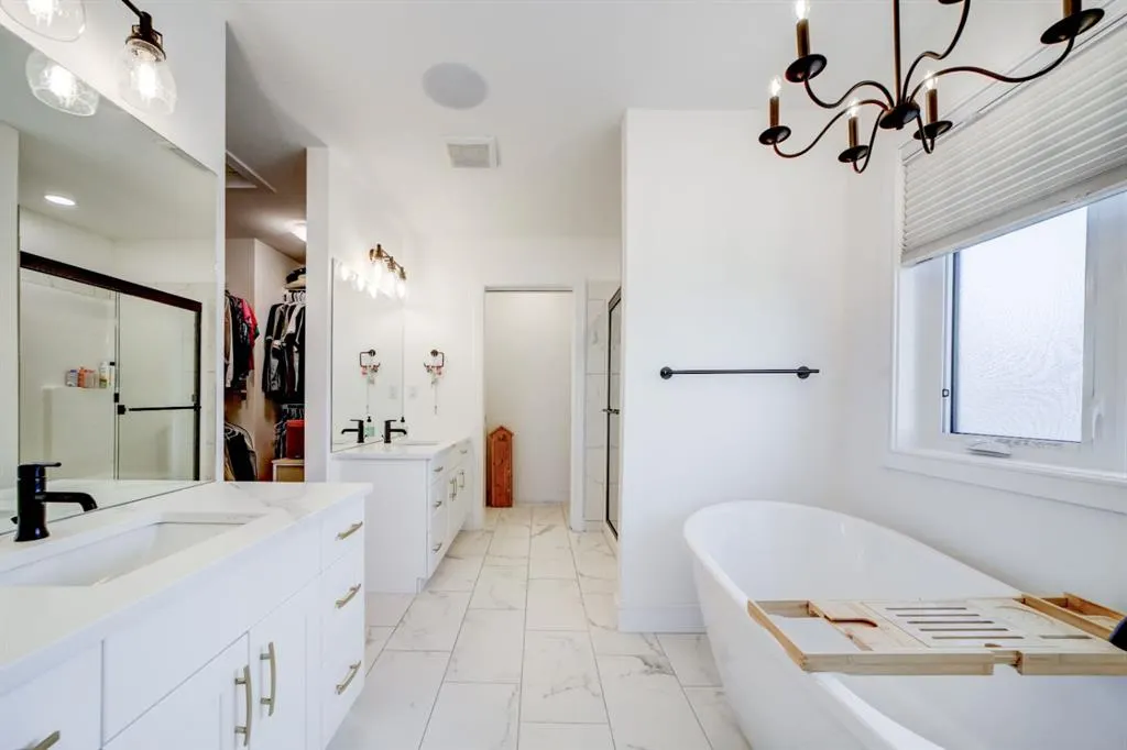 1206 Pacific Circle W
