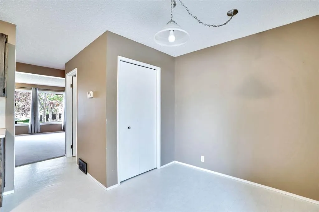 380 Bermuda Drive NW, #4