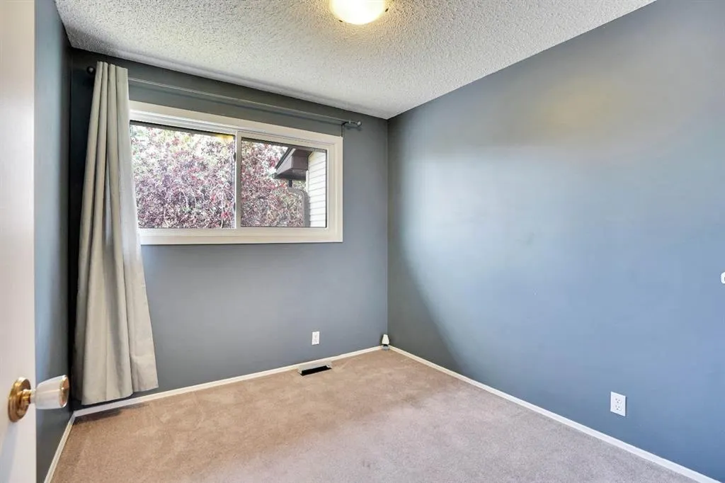 380 Bermuda Drive NW, #4