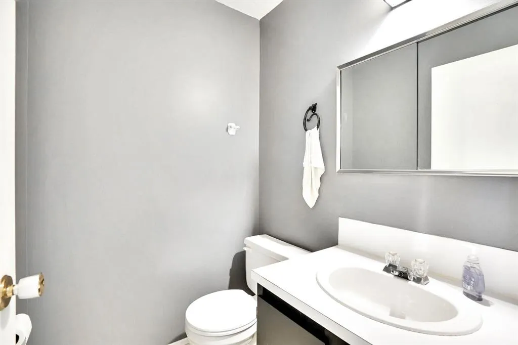 380 Bermuda Drive NW, #4