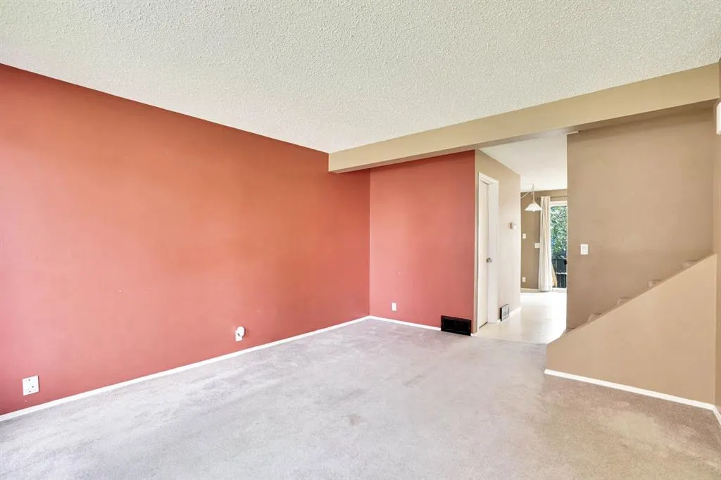 380 Bermuda Drive NW, #4