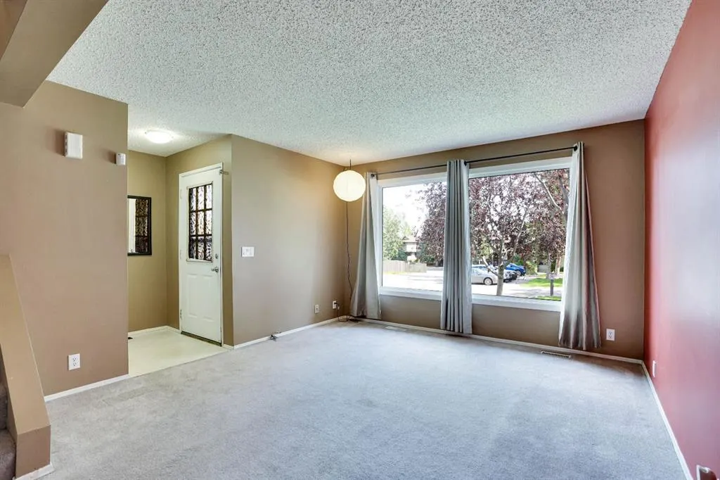 380 Bermuda Drive NW, #4