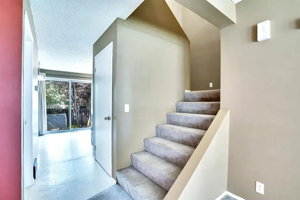 380 Bermuda Drive NW, #4