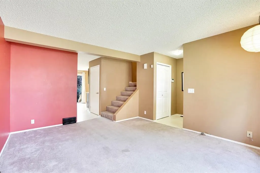 380 Bermuda Drive NW, #4