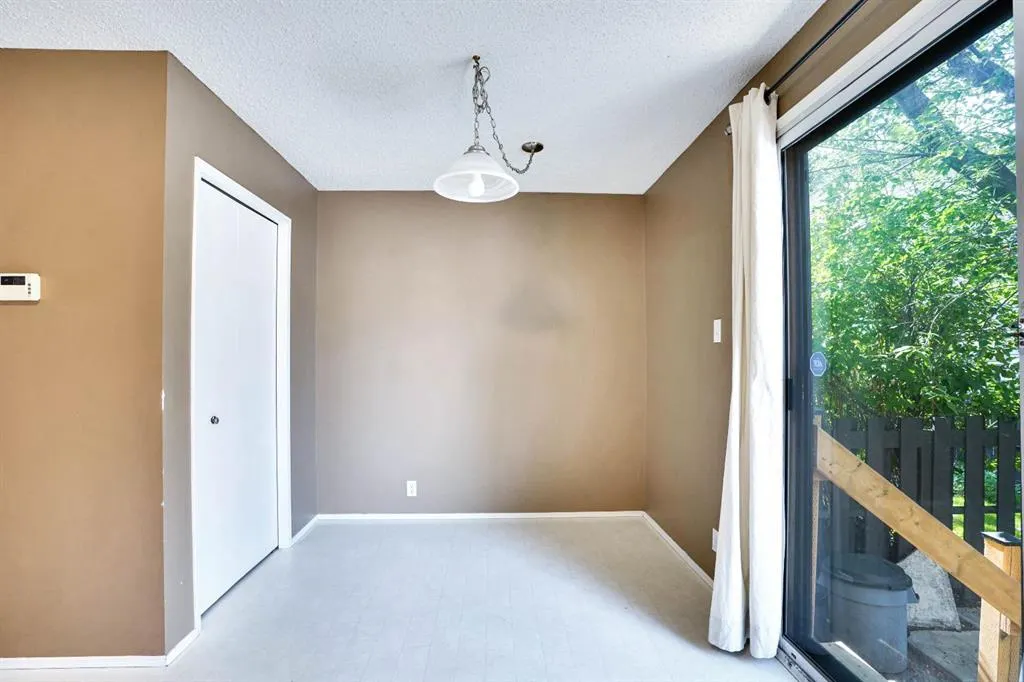 380 Bermuda Drive NW, #4