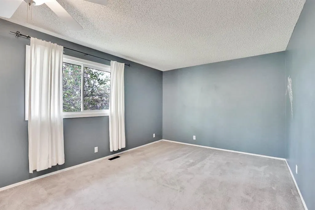 380 Bermuda Drive NW, #4
