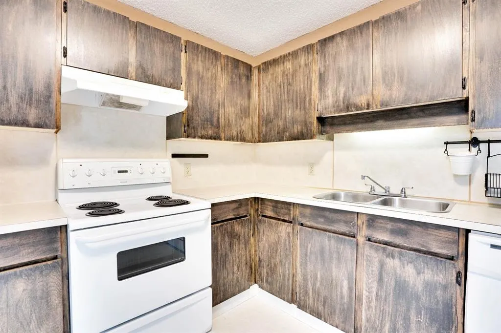 380 Bermuda Drive NW, #4
