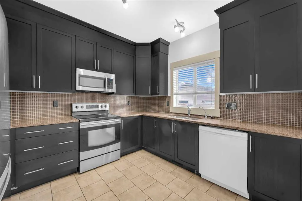 21 Skyview Ranch Manor NE