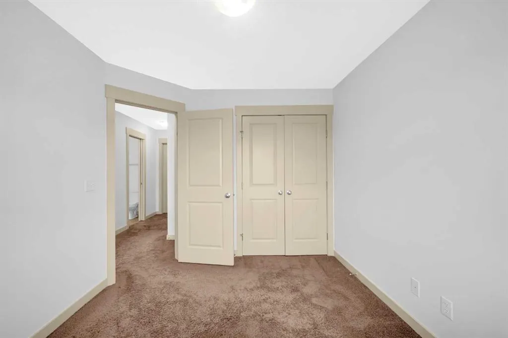 21 Skyview Ranch Manor NE