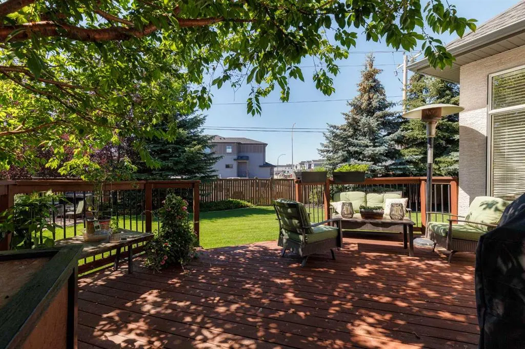 11 Westridge Crescent SW