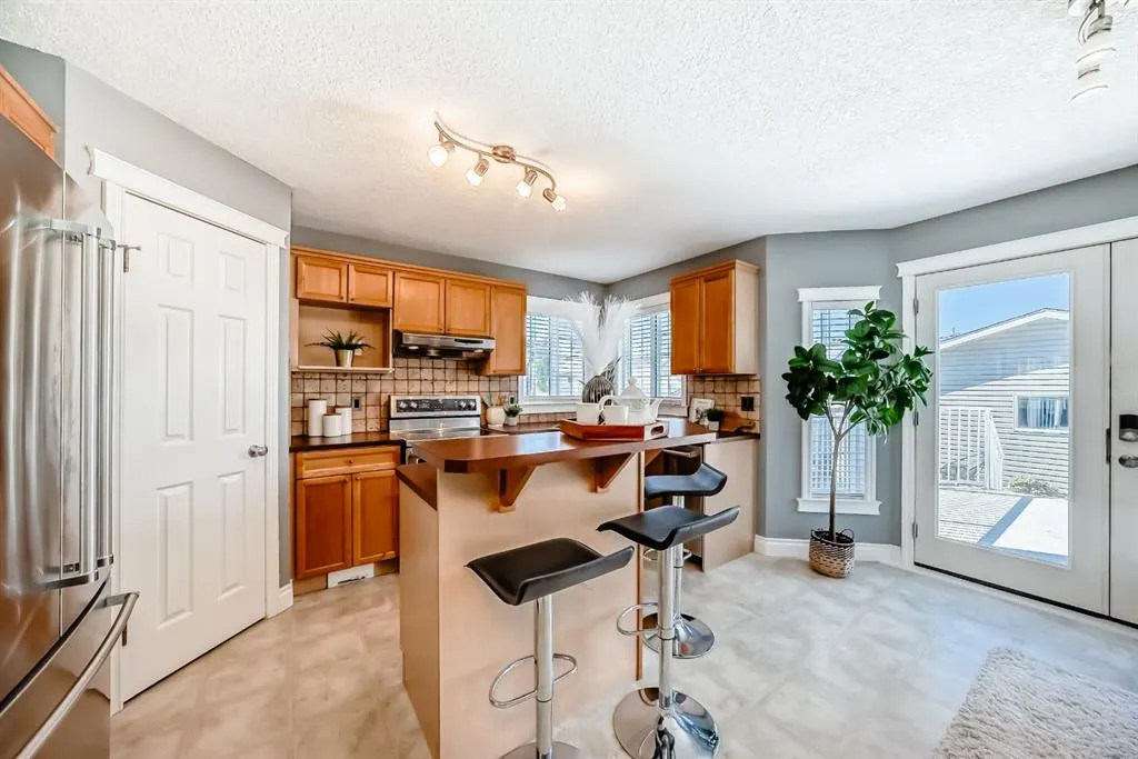 33 Covepark Road NE