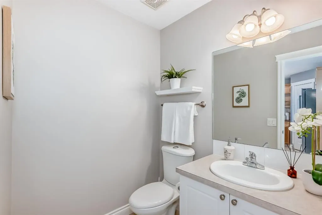 33 Covepark Road NE