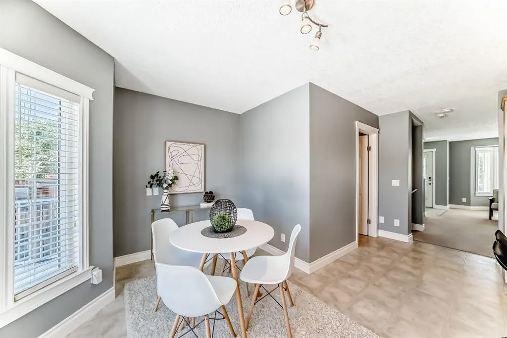 33 Covepark Road NE